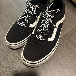 Vans women’s Black and White Checkered Lace Sneakers
